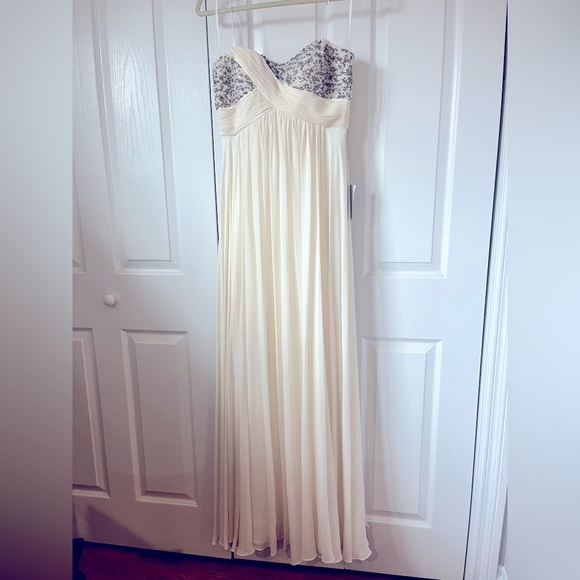 AIDAN MATTOX Gown with Beading - Picture 1 of 4